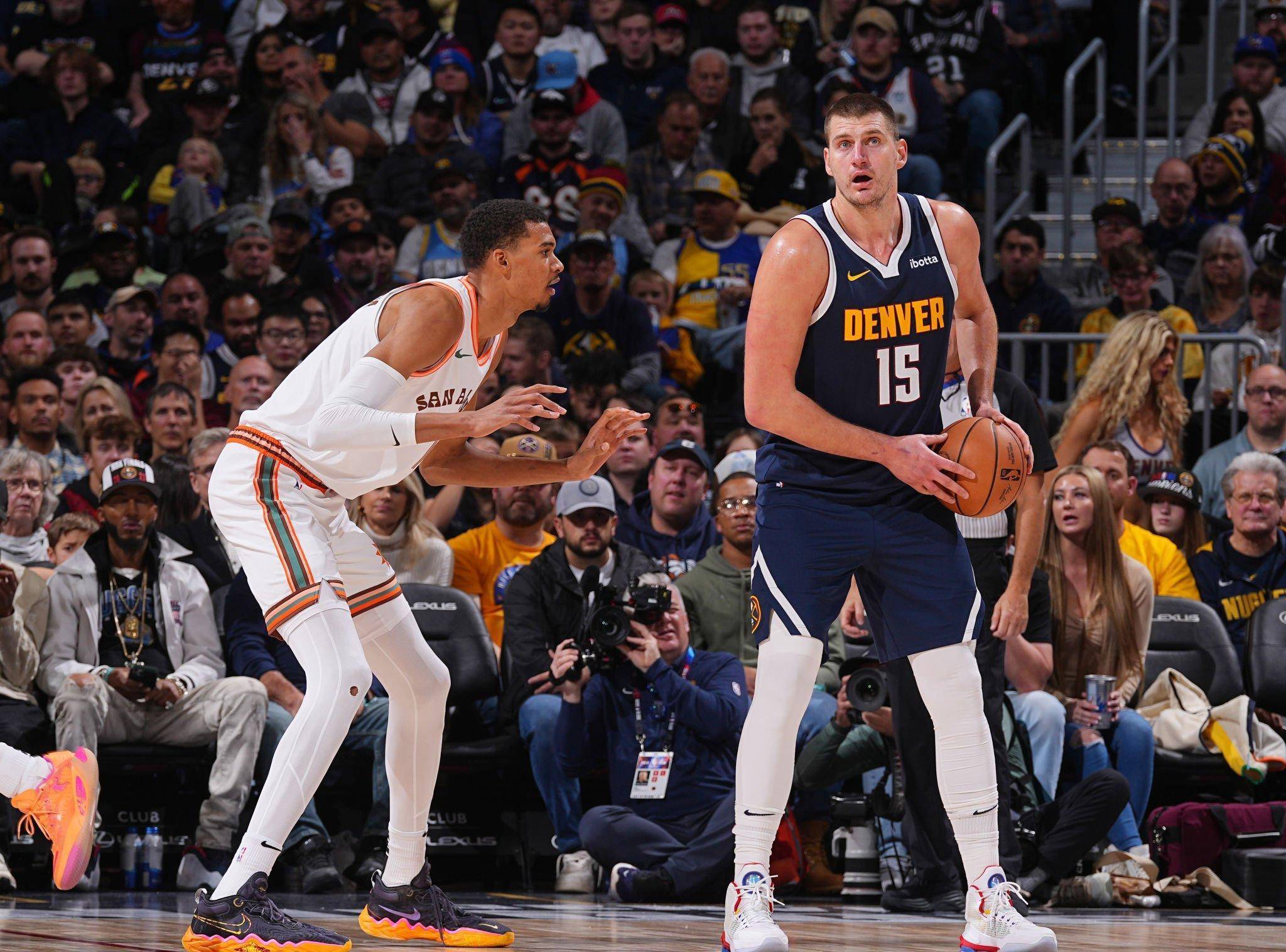 牢牢压低 牢牢压低